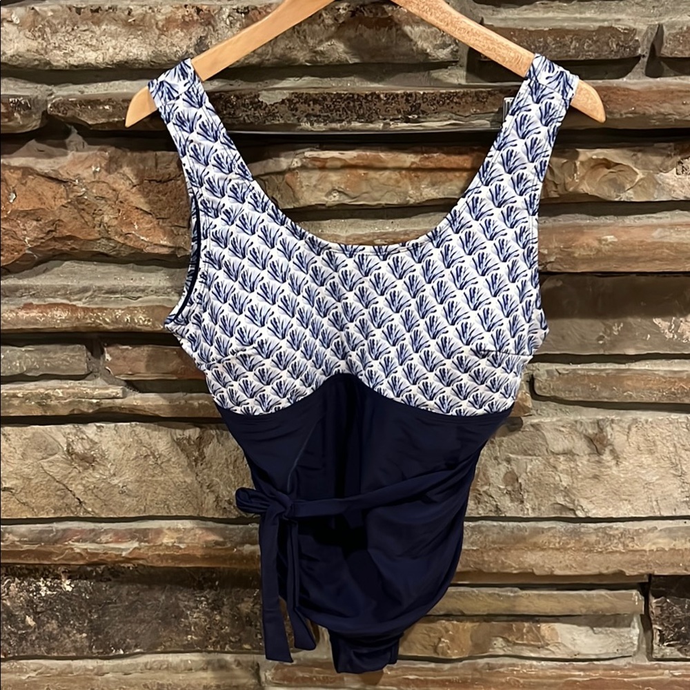 Meet Curve Navy and White Nautical Shell Patterned Swimsuit